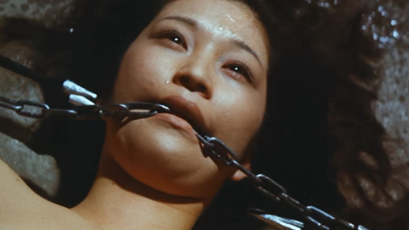 日本经典剧情电影，为了让女忍者招供，他们使用残酷的水滴刑