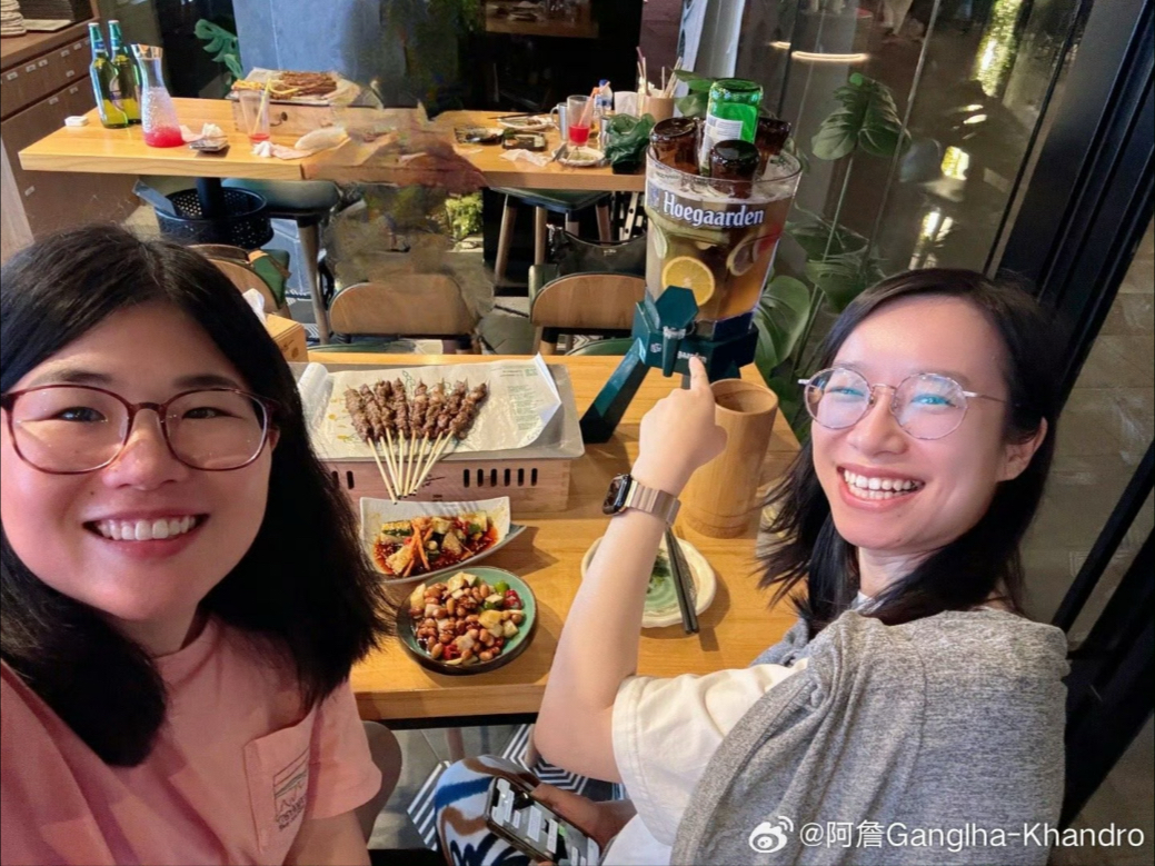 “一个用来倾诉秘密的人变成了秘密”