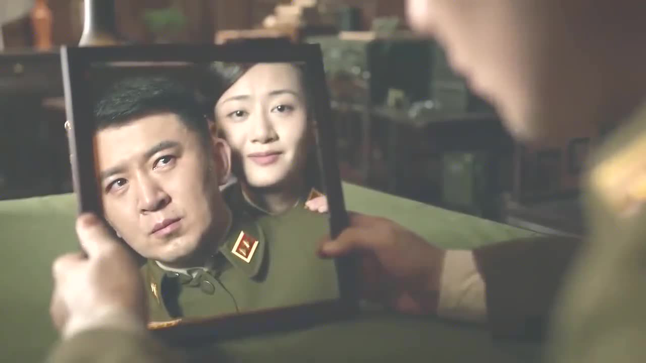 虎胆巍城：冯东野打了胜仗，高兴得和女兵睡觉，不料萧寒半夜反攻