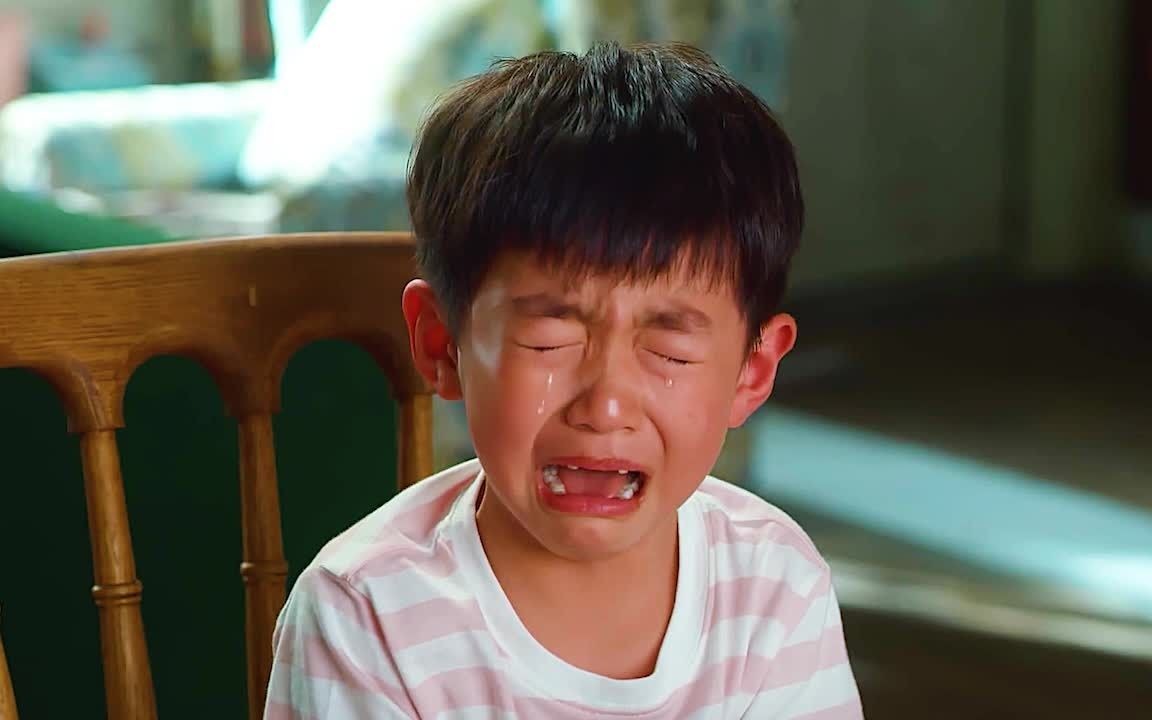 丈夫去世儿子自闭症妈妈承担了所有。