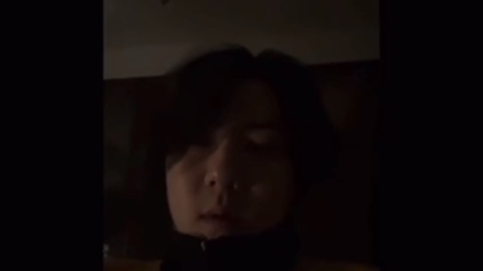 吴世勋看《三十而已》被气哭，深夜开直播吐槽