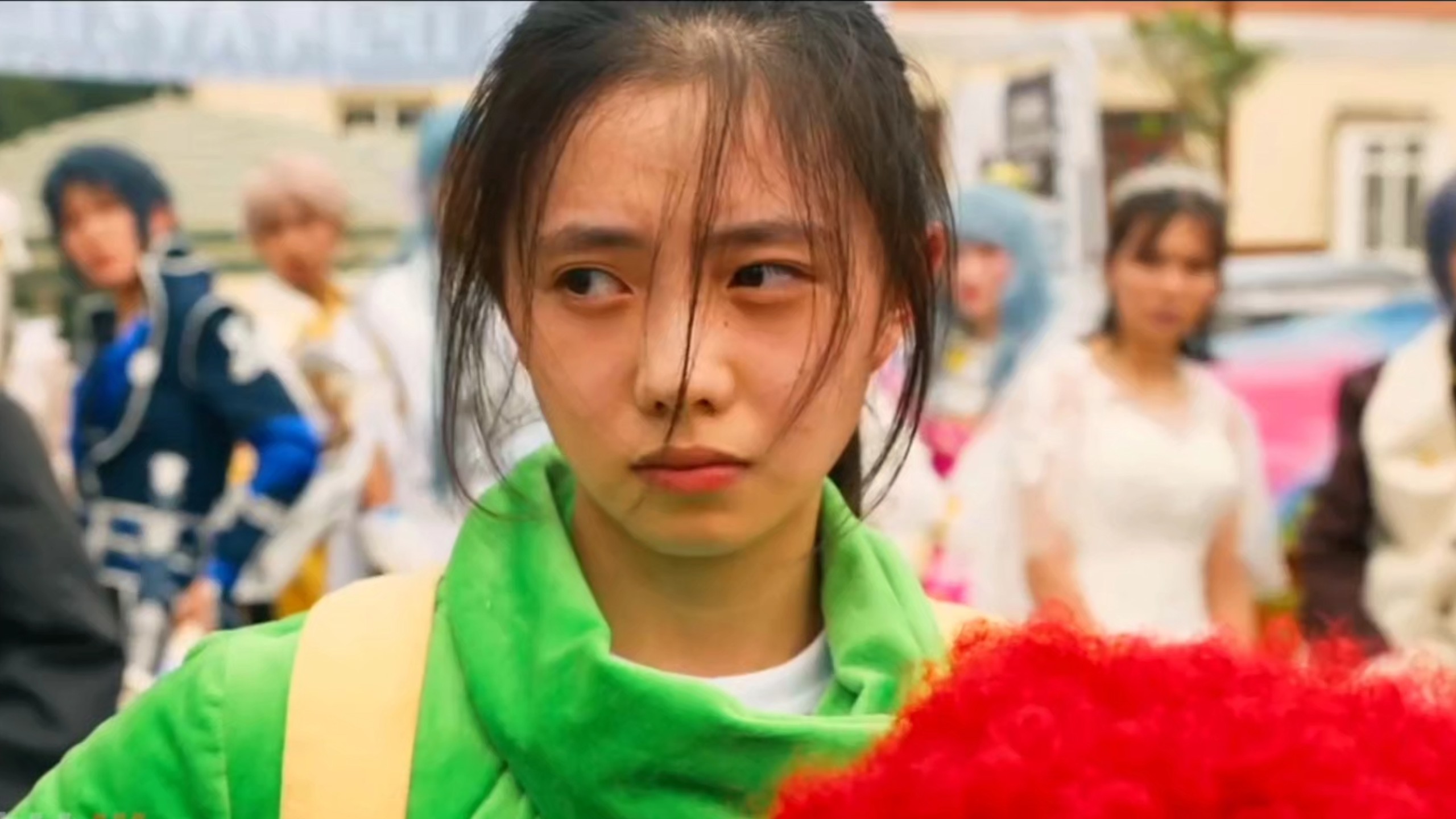 “你瞎摸什么啊？”“抱歉，手机掉进去了！”