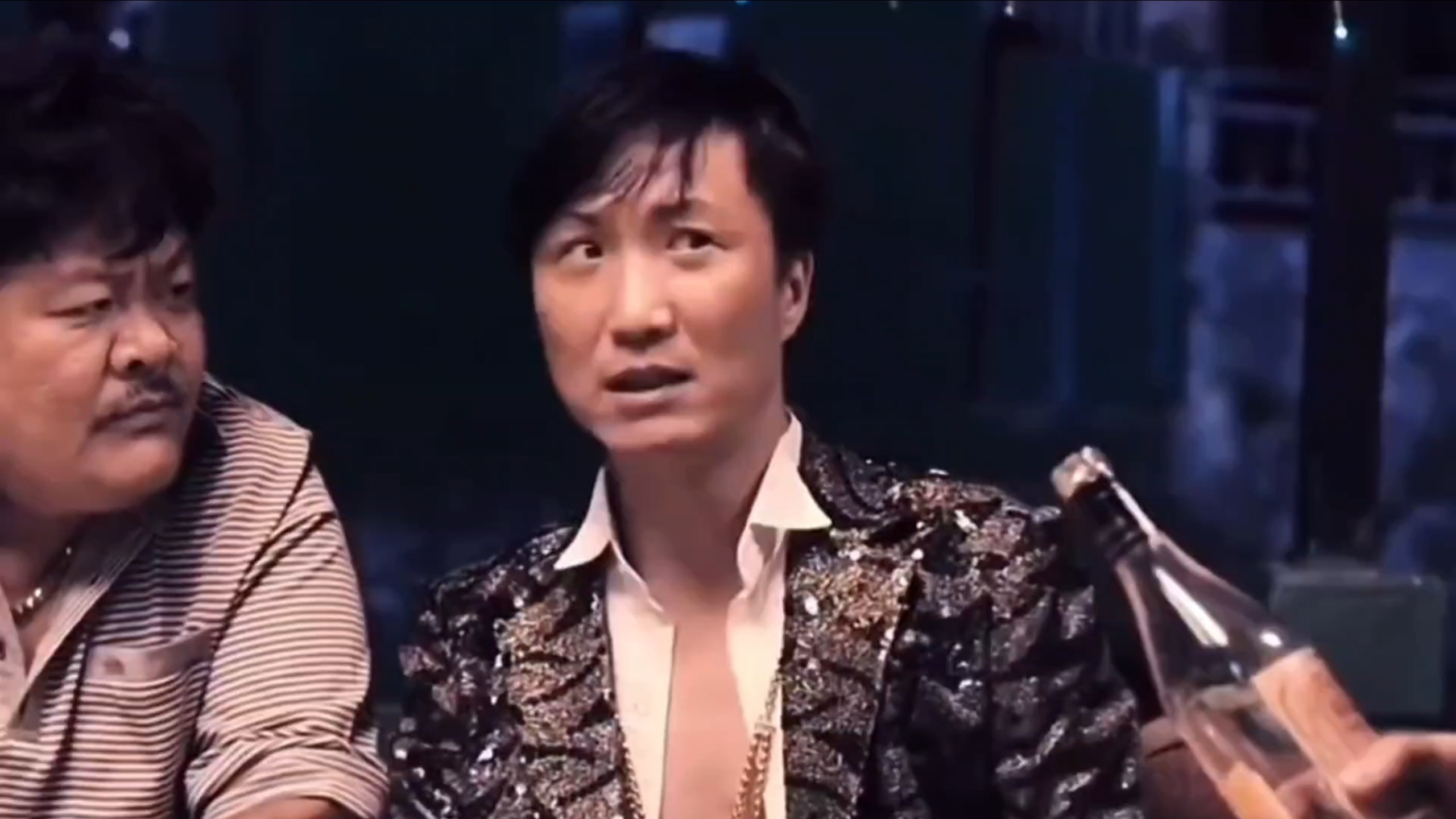 你睇嗰两条嗨佬，好似系度回味紧咁啊