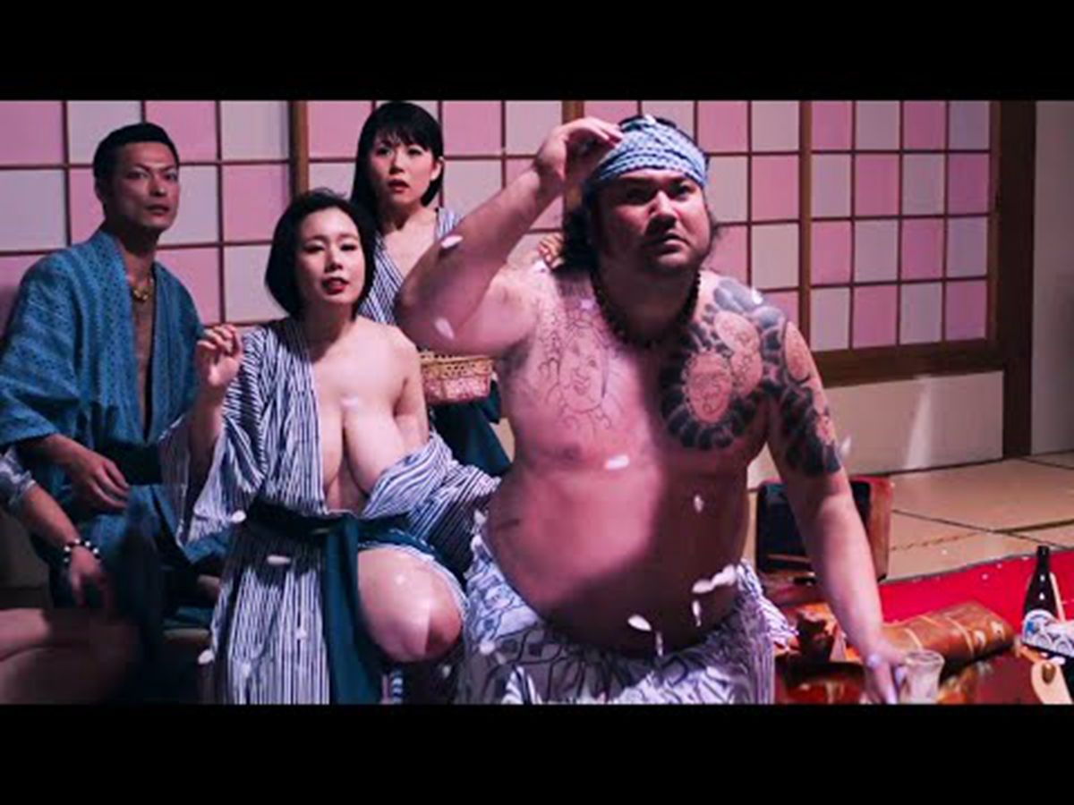这才是爆爽的日本动作片，看的让人肾上腺飙升，可惜国内还未上映！