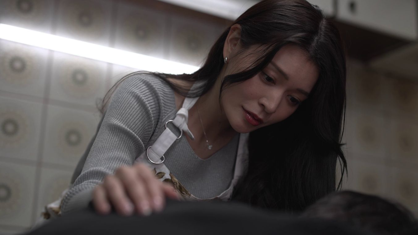 丈夫投资失败破产，妻子不离不弃。