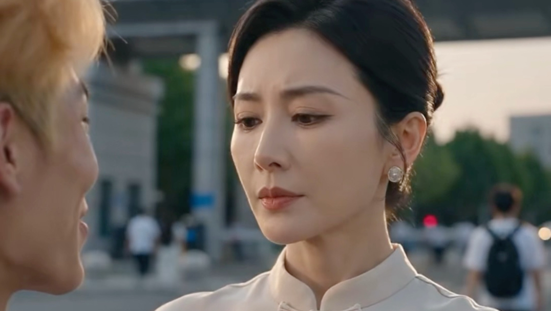 风韵犹存的妈妈系列之被黄毛盯上的母亲！