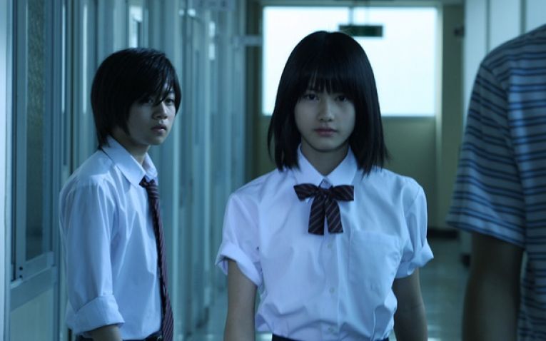 四分钟看完日本惊悚片《告白》：小孩子也不可以作死啊！
