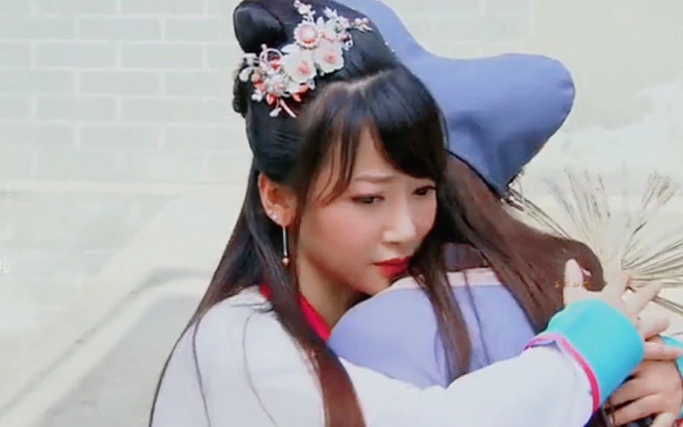 我看着她，就好像看到了当年的胭脂。。