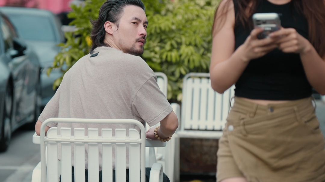 是你的话，你会睁一只眼闭一只眼吗？