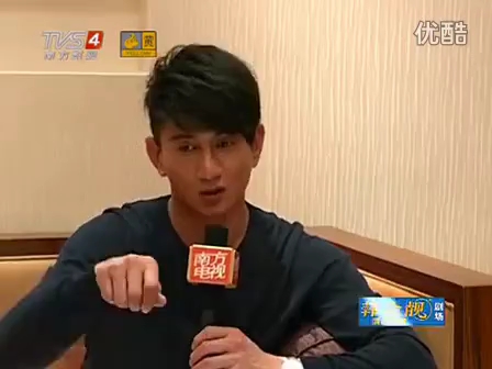 吴奇隆扇娘专访，从小练书法对传统文化情有独钟