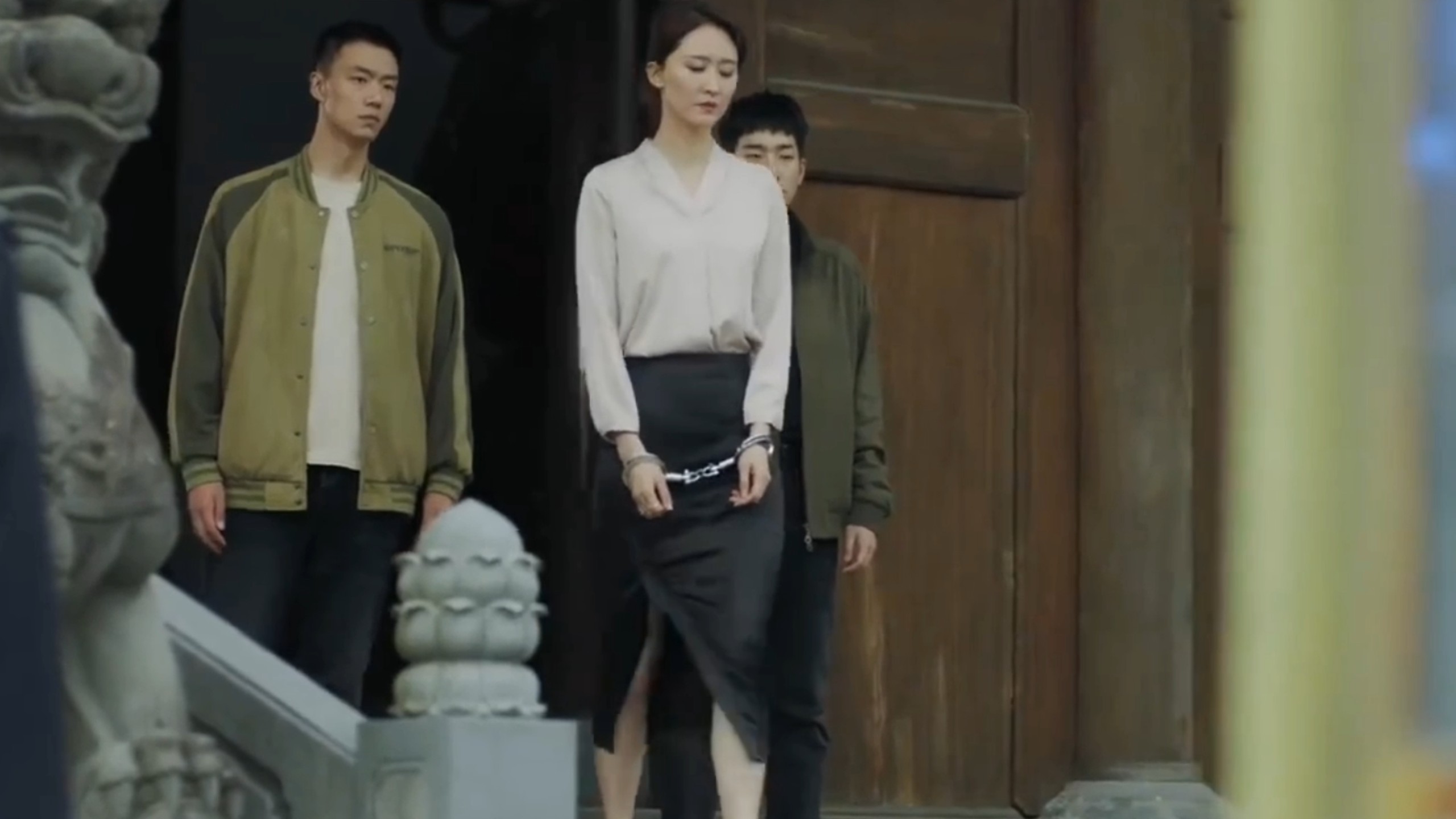 女犯捕押