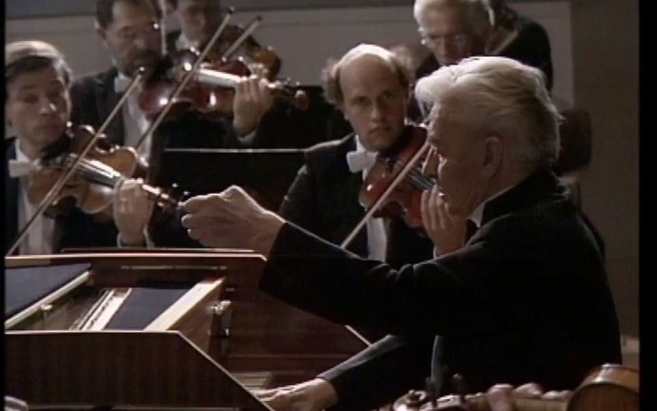 四季 春 夏 秋 冬 Vivaldi - The Four Seasons ( Karajan )
