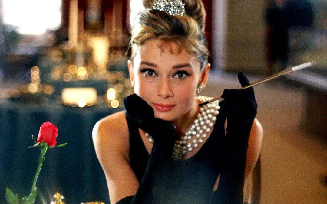 《帝凡尼的早餐》（《Breakfast At Tiffany's》）赫本时尚服装珠宝配饰造型剪辑