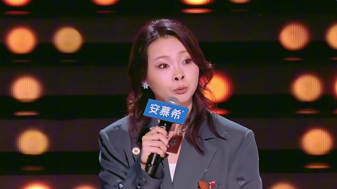 嘻哈：我干了 13 年空姐 骂我的人加起来都没这半年多