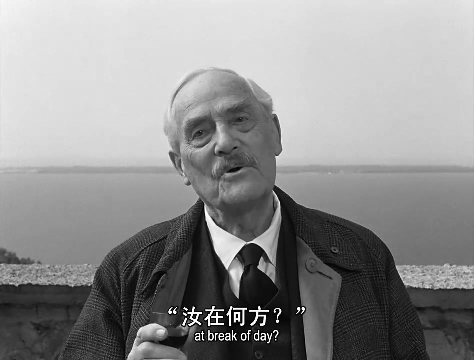 豆瓣评分8.7的冷门电影，伯格曼代表作《野草莓》：死亡就是时间，是一步步变得具体的时间，是慢慢分成片段的时间，或者说是渐渐走向终结的时间。