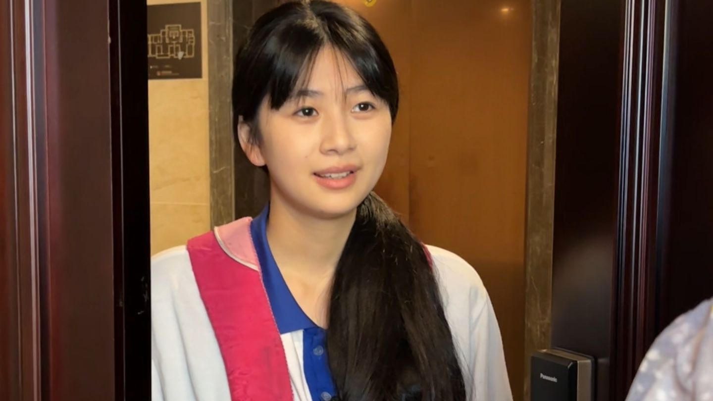 当妈妈再婚后，妈妈是我全部的妈妈，而我只是她的半个孩子...