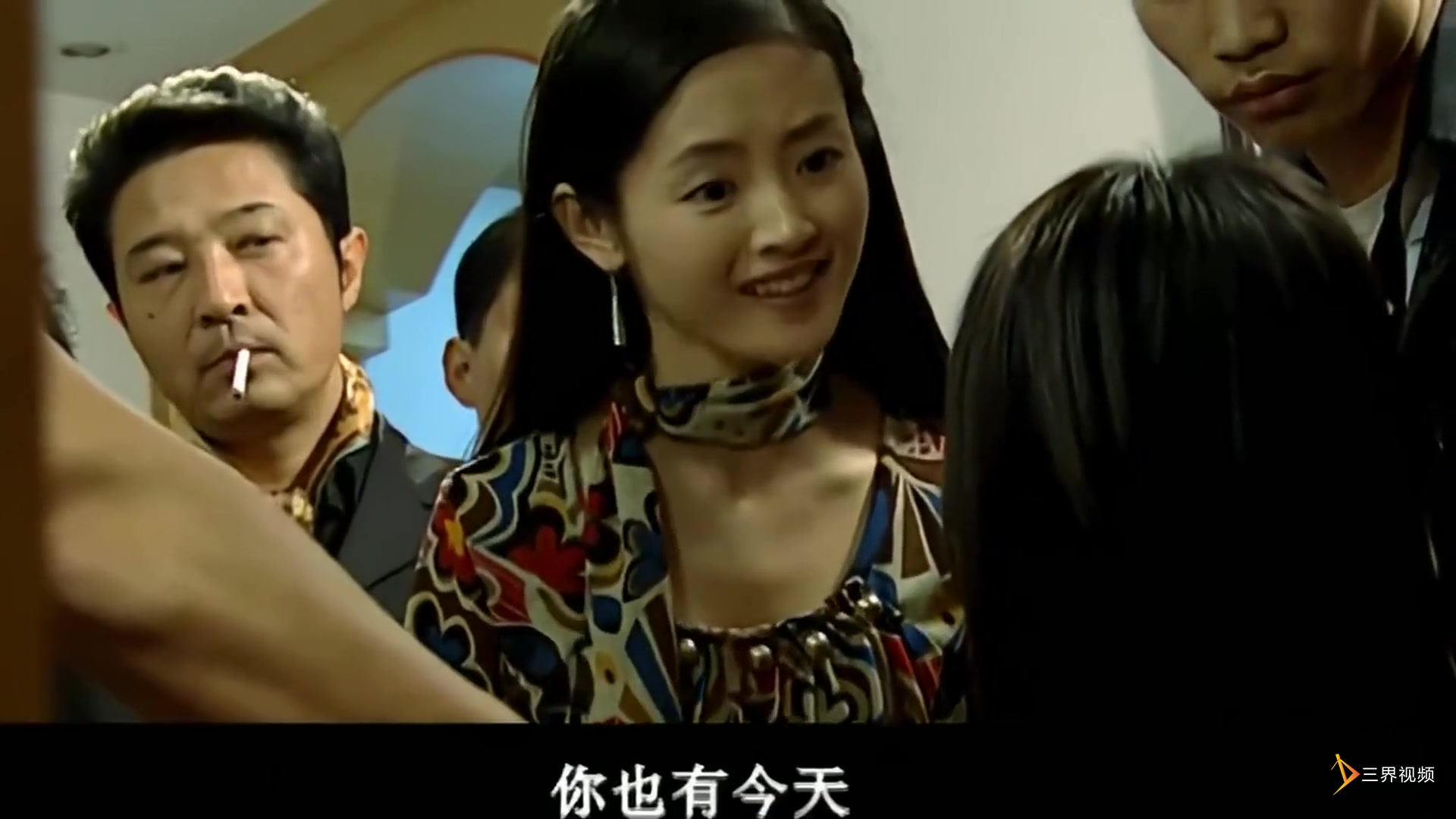 红蝎子第15集-超清720P.恶毒后妈欺负继女，怎料继女喊来黑老大撑腰，下秒衣衫不整了