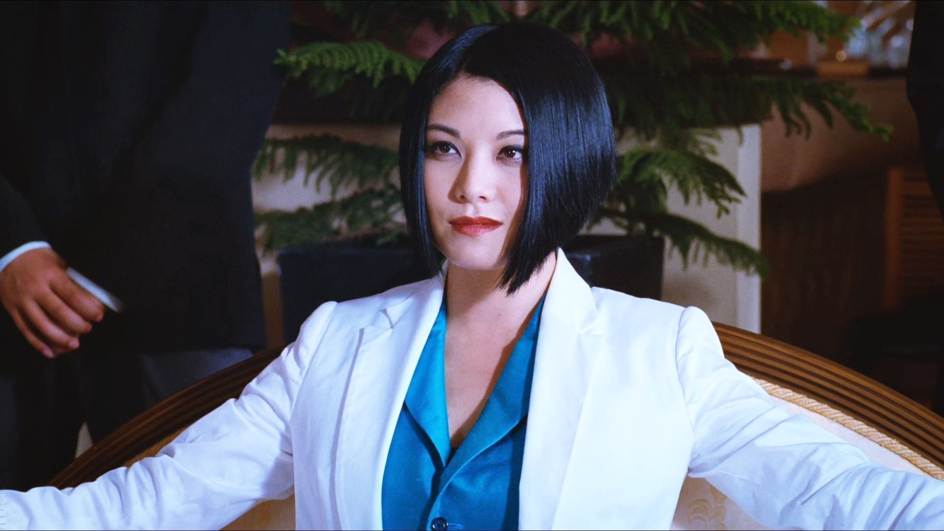 这个女人是真狠，神挡杀神佛挡杀佛，自己把自己给灭门了！犯罪片