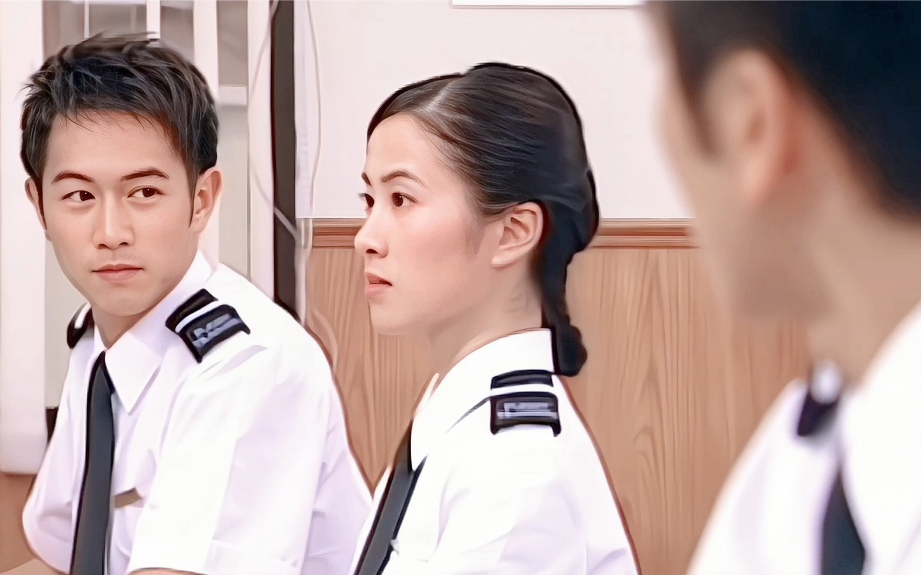 “他喜欢她，她喜欢他，他喜欢她”不愧是港剧，最后谁也没好上……