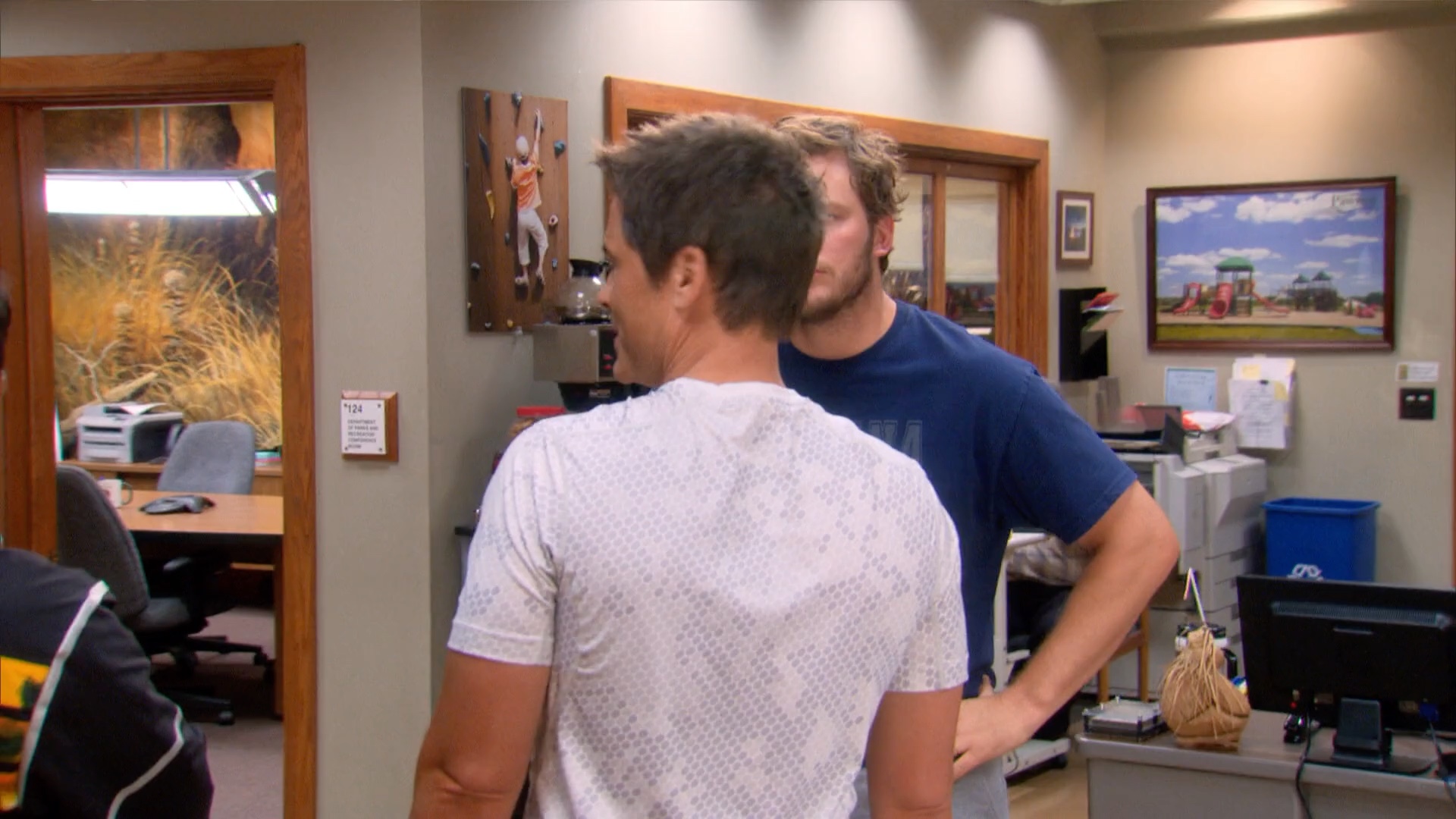 公园与游憩【Parks and Recreation】S5E02 汽水税 1/3