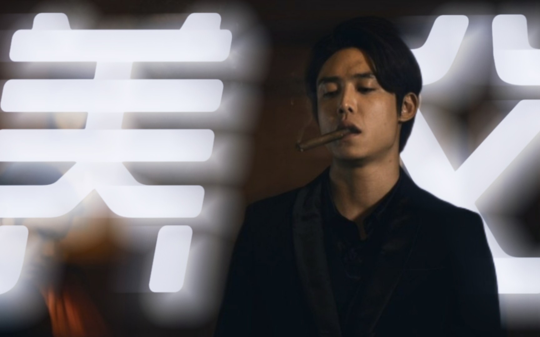 养父不过是个幌子，俱乐部的人可以是他的孩子，也可以是他的情人◎Play Boyy｜Jason Lee