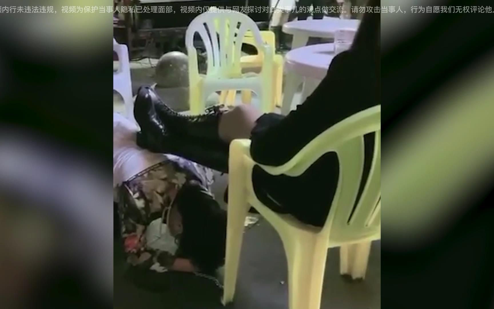 把男友当狗遛?男孩还是自愿的？这样的男友你要吗？