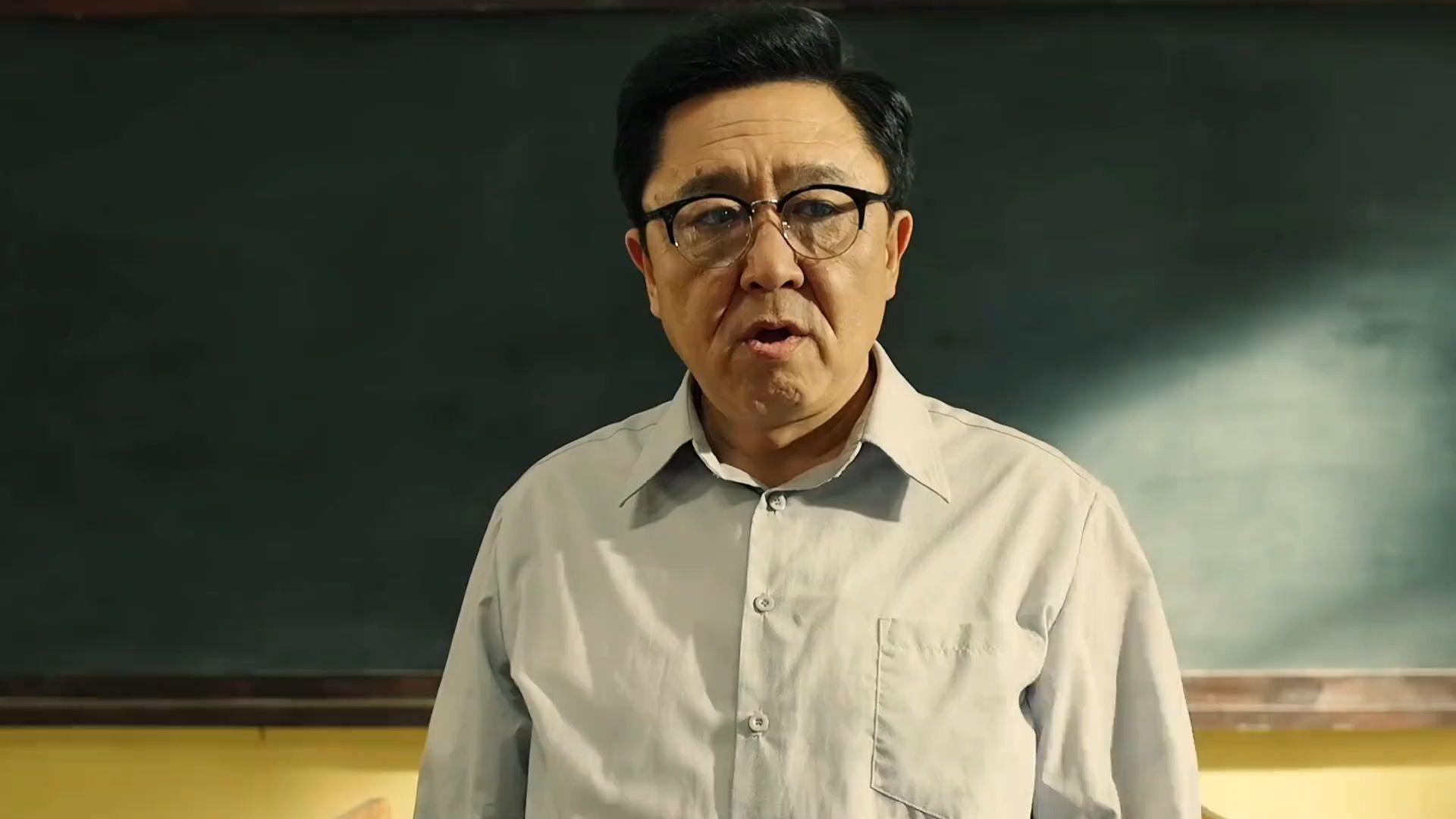 世人都知道他抽烟喝酒烫头，殊不知他还是65年高考的省状元！一口气看完高分电影《老师好》！