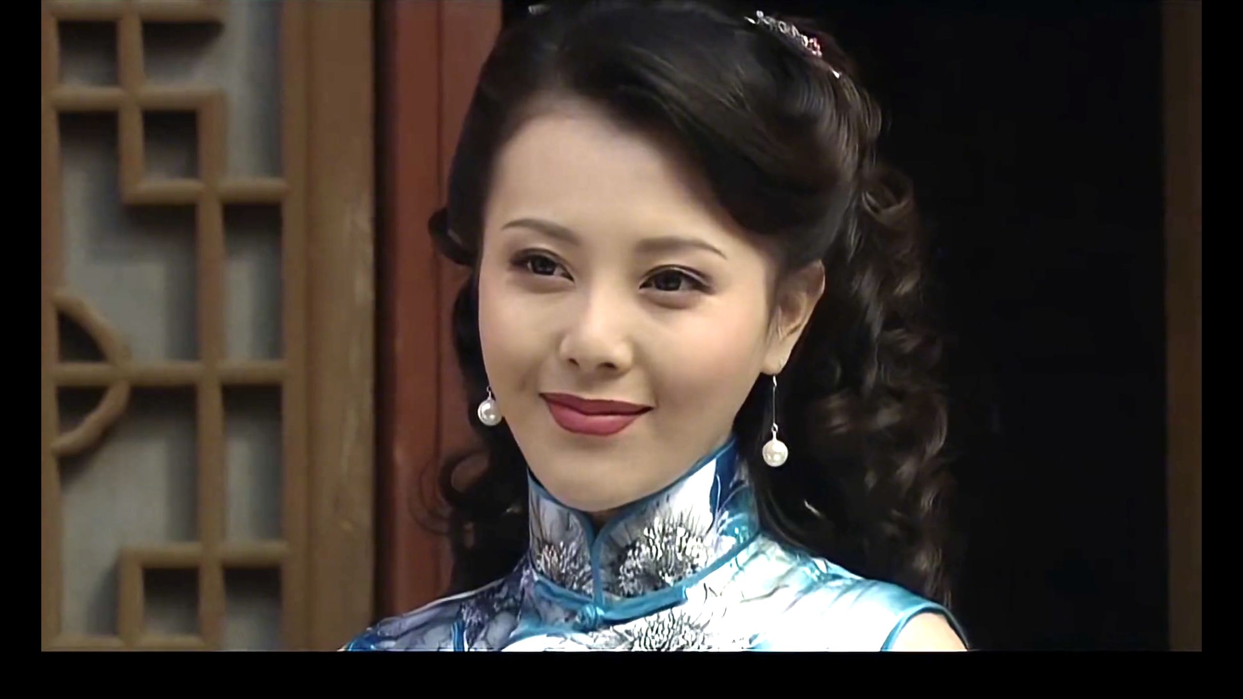 岛城风云：土匪看上了老板娘，连货带人一块都收了