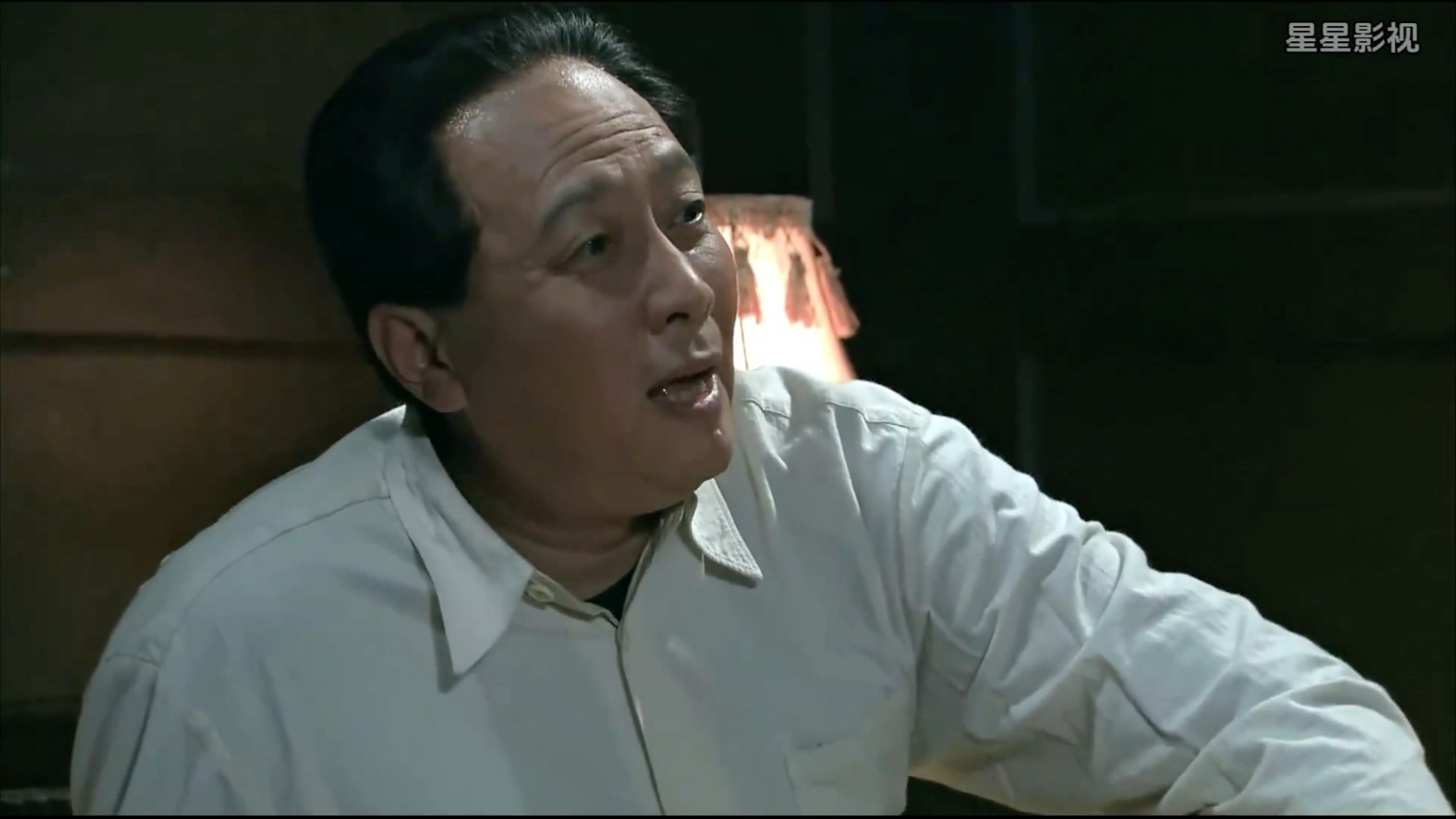 中国1945之重庆风云：毛主席来重庆和谈，睡上软床，却觉得浑身难受！