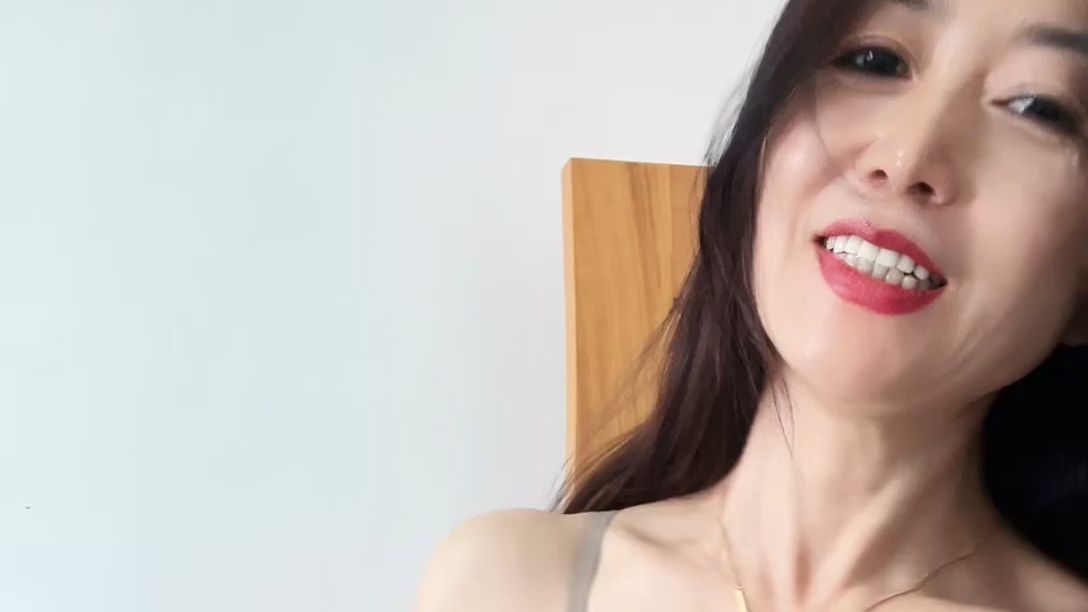 熟女妈妈黑色蕾丝诱惑红叶阿姨2025-07-01_113417