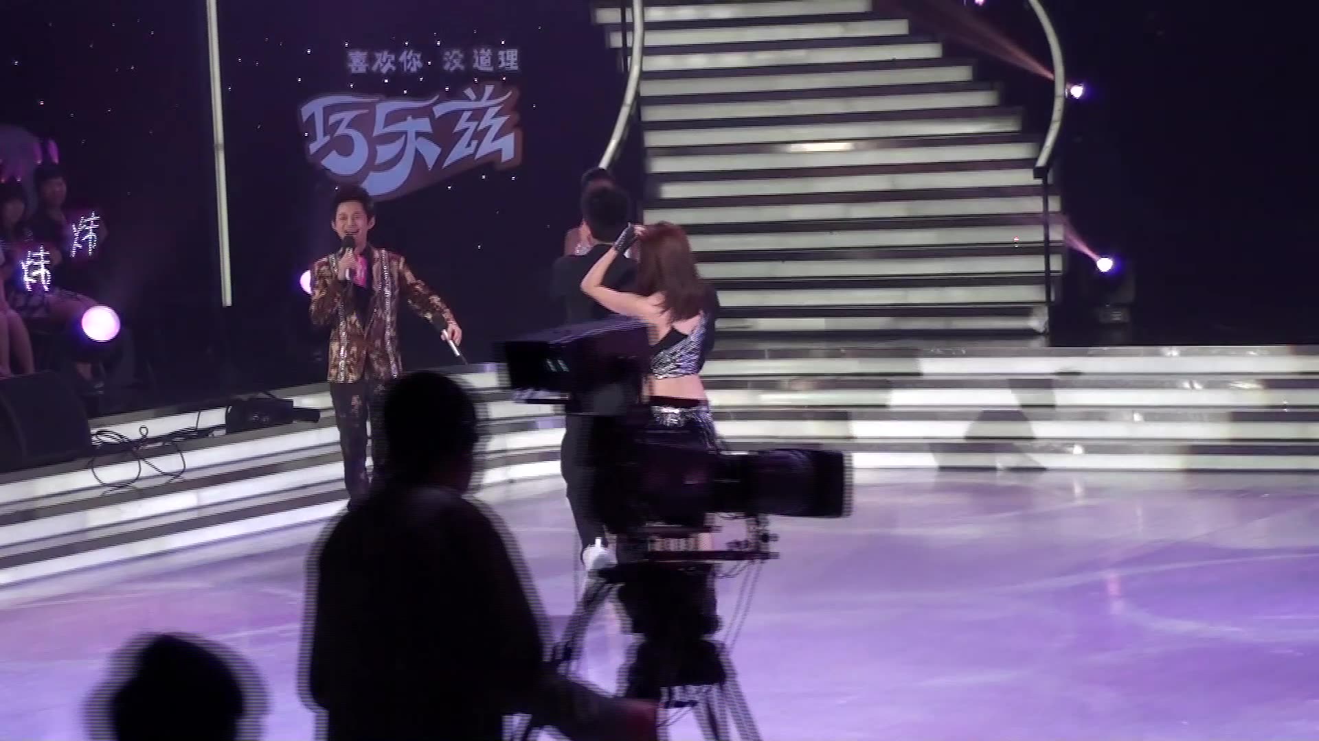 【直拍】 苏醒 李菲儿HIP-HOP舞蹈秀《天作之合》现场拍摄版 110605舞动奇迹第三季第七场