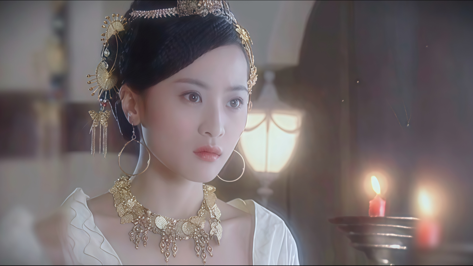 可怜那个无情无欲的女王，最后却成了他人爱情里最无辜的牺牲品