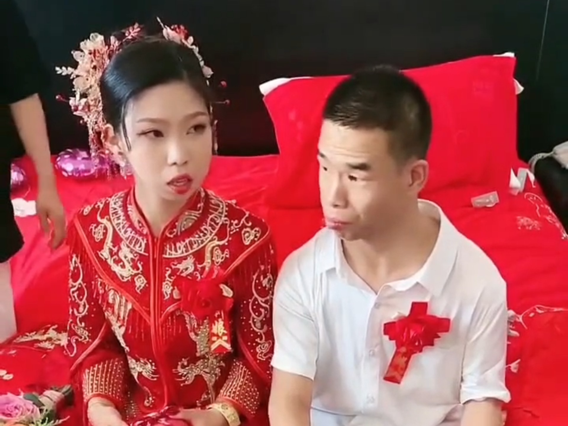 闹钟tv之依旧中式恐怖依旧昏姻