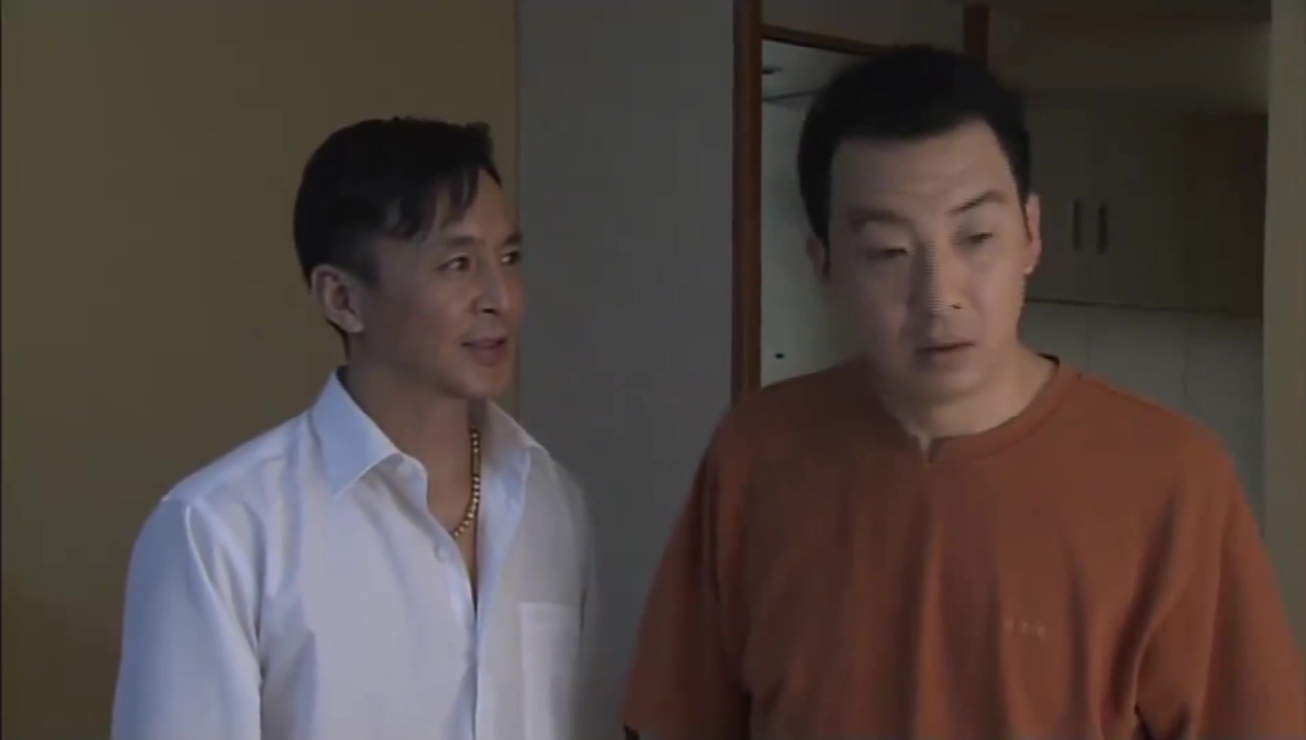 保姆与保安：女孩喝下一瓶饮料，竟然睡着了，这下坏事了