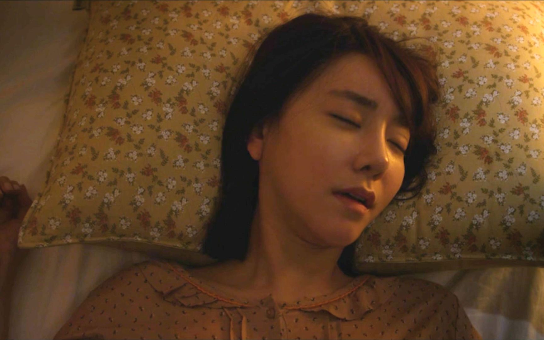 女孩被色鬼缠身，每到深夜，就会出现跟她发生关系！恐怖电影