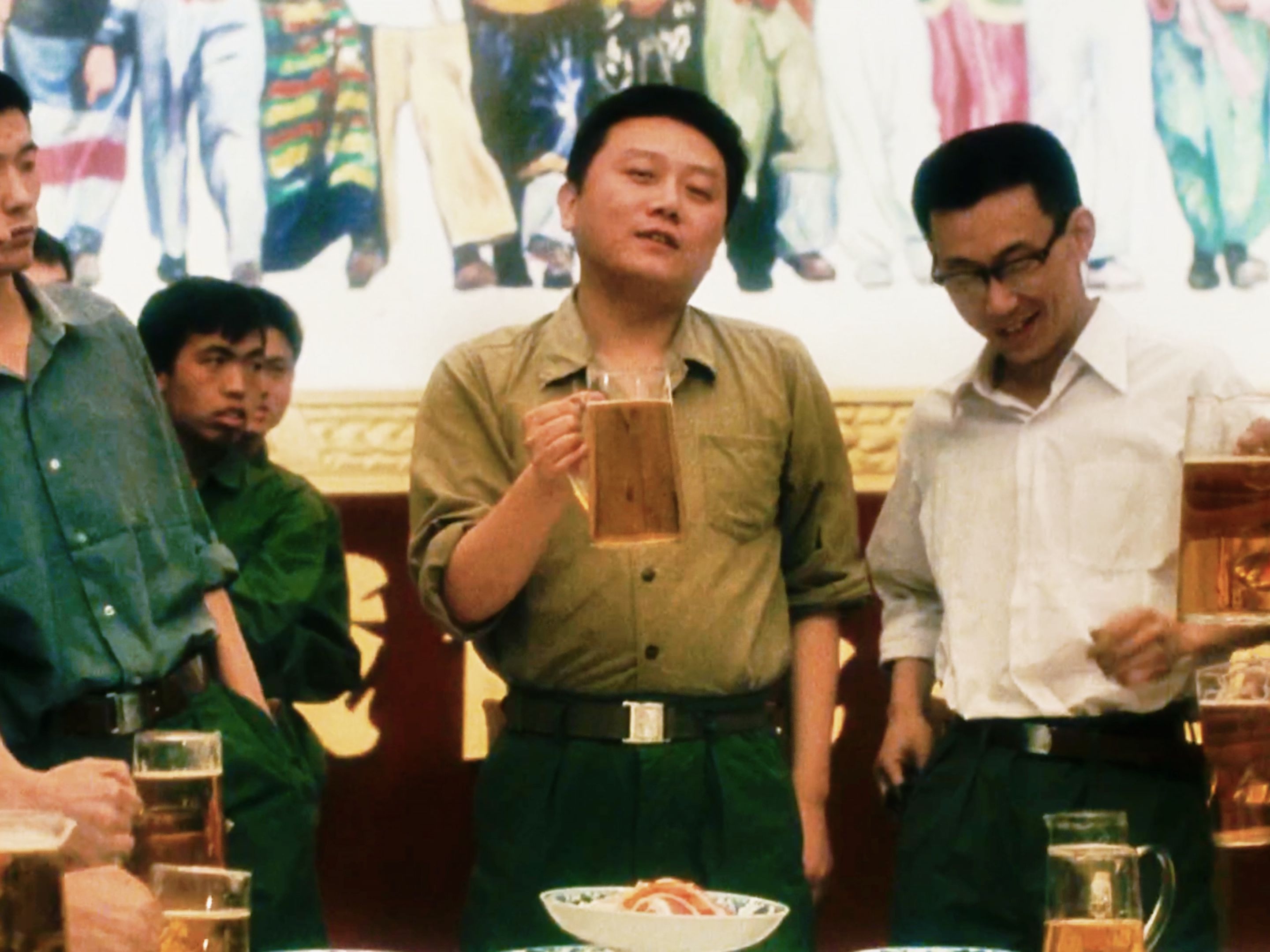 “这事过后不久，他就被几个十五六岁想取代他的孩子扎死了”