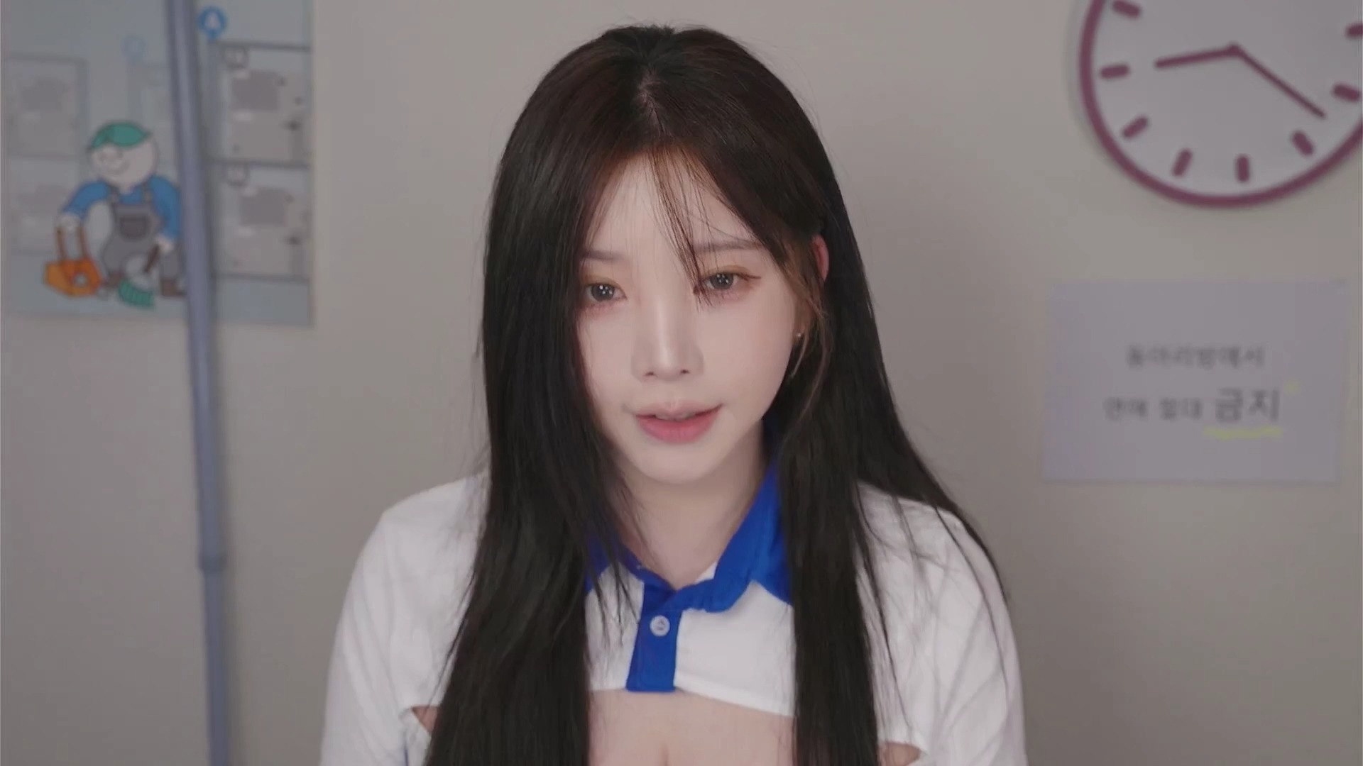 【Yoonying】在社团活动室里假装打扫，其实偷偷地卿卿我我
