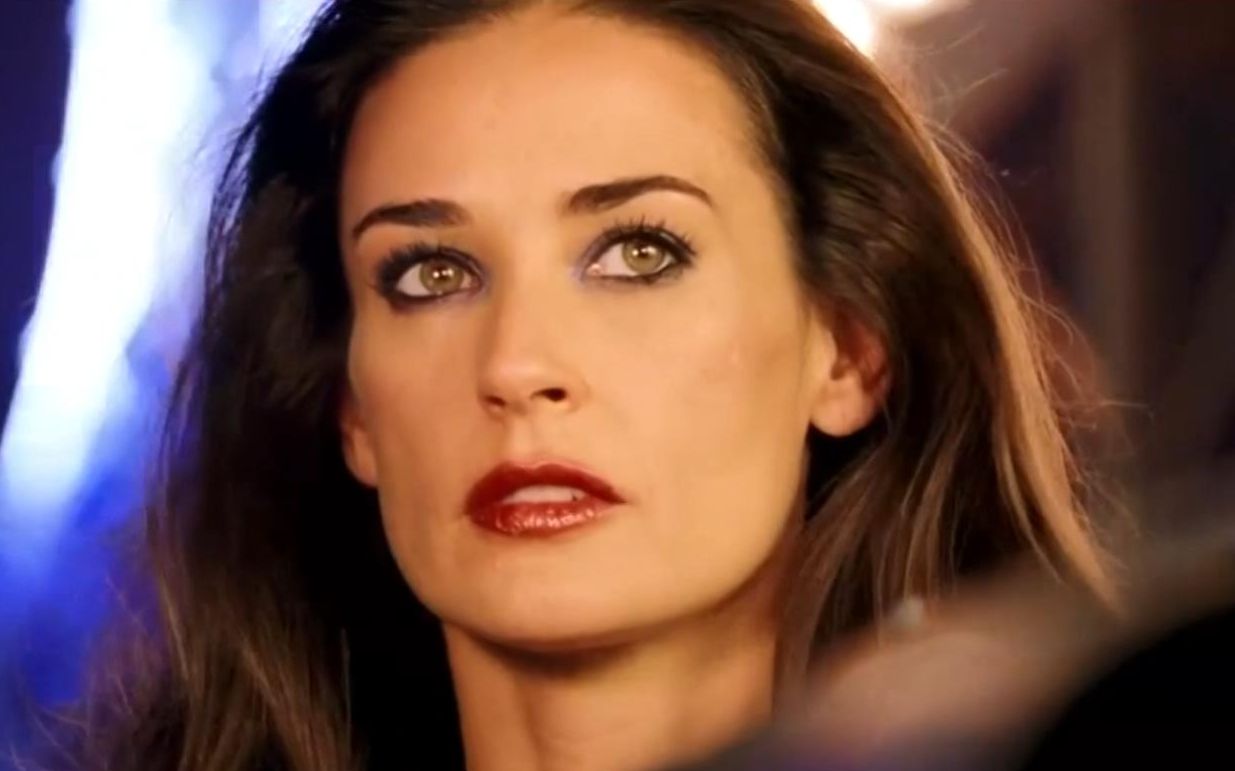 【霹雳娇娃2】超美女反派—黛米·摩尔（Demi Moore），也是人鬼情未了的女主