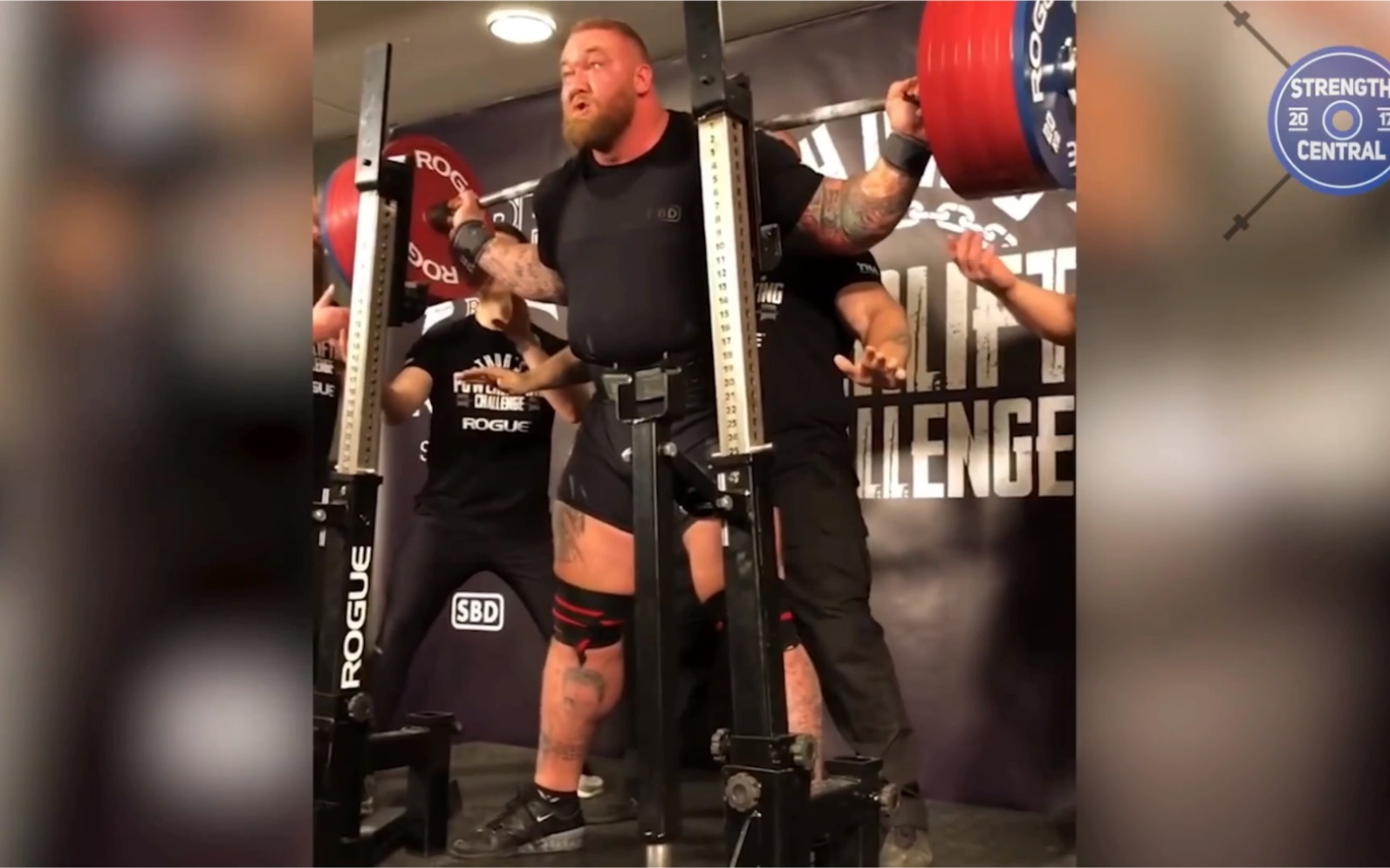 魔山力量举挑战1100kg