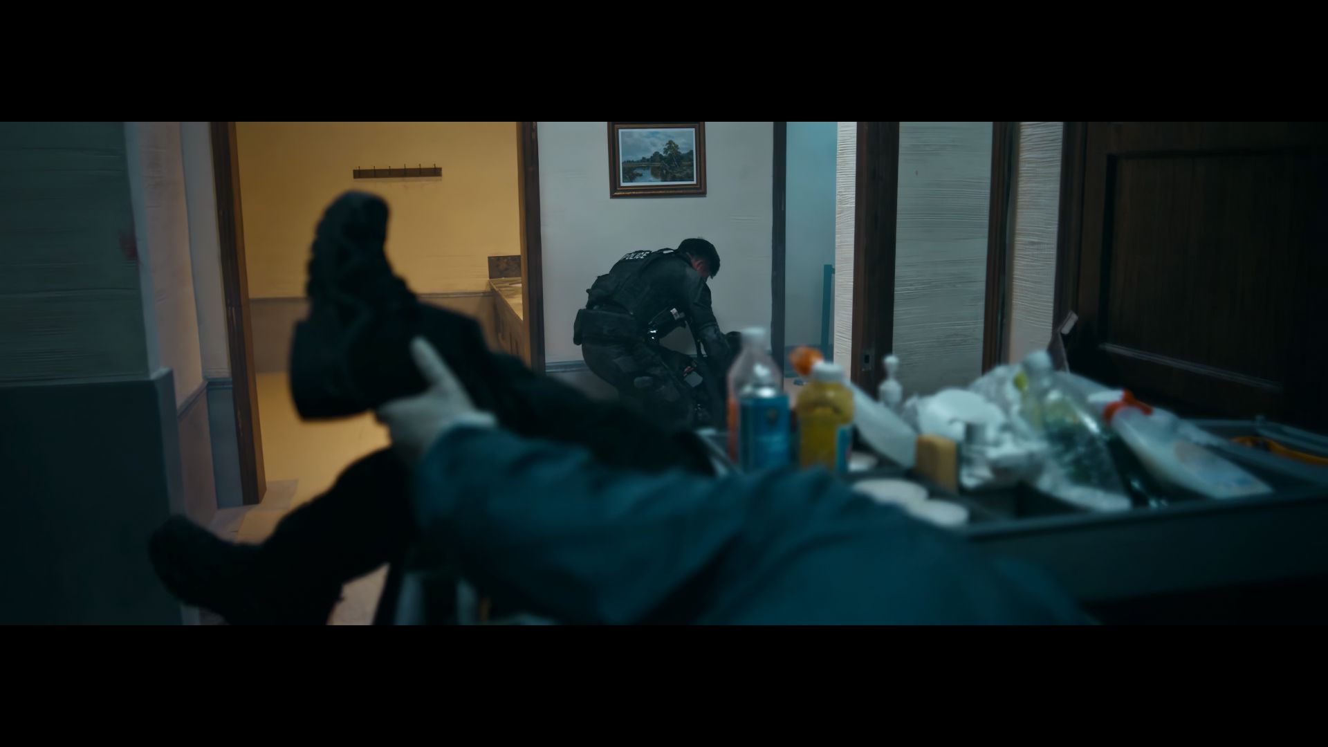 特警被团灭