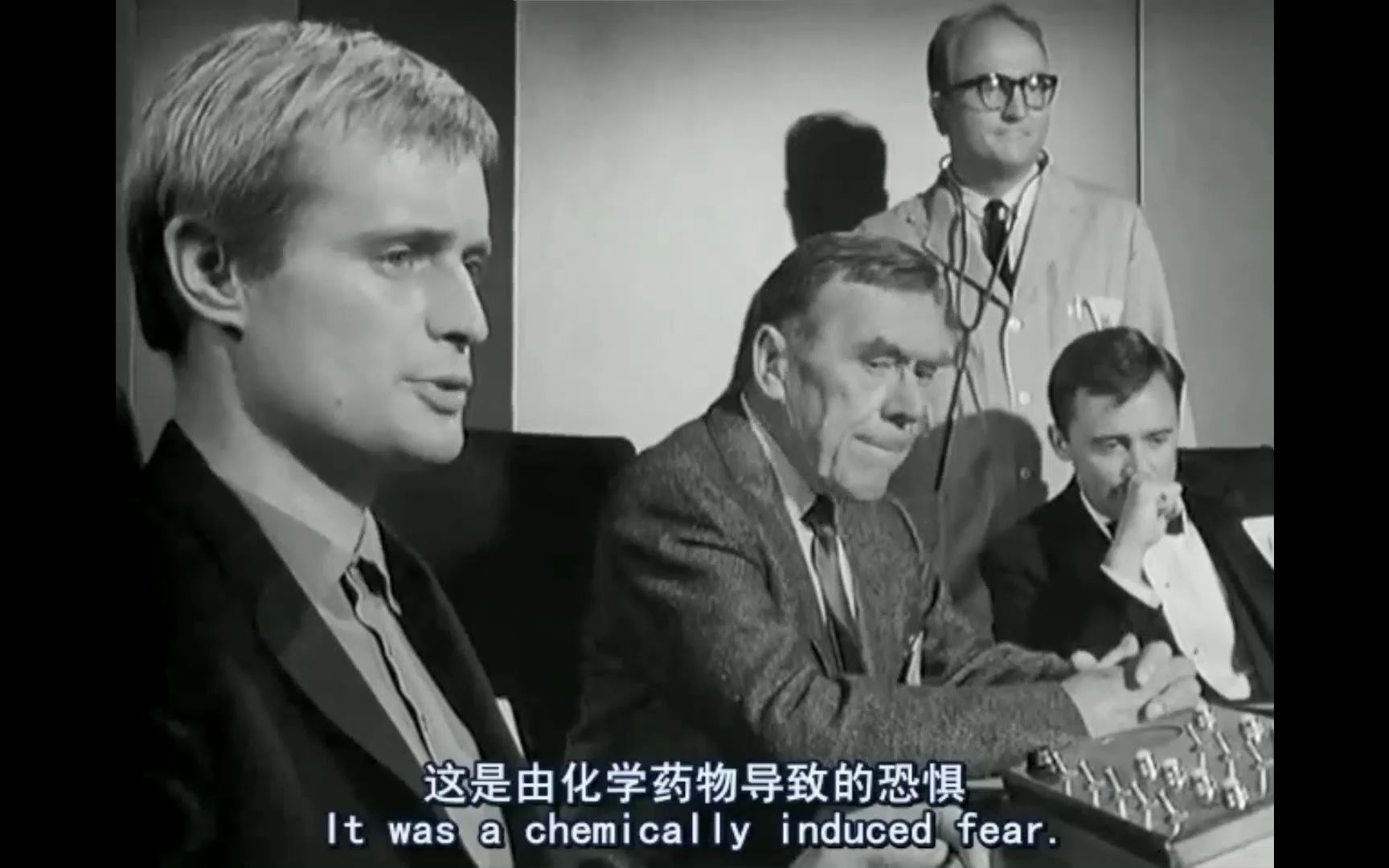 大叔局特工里的哭泣熊熊
