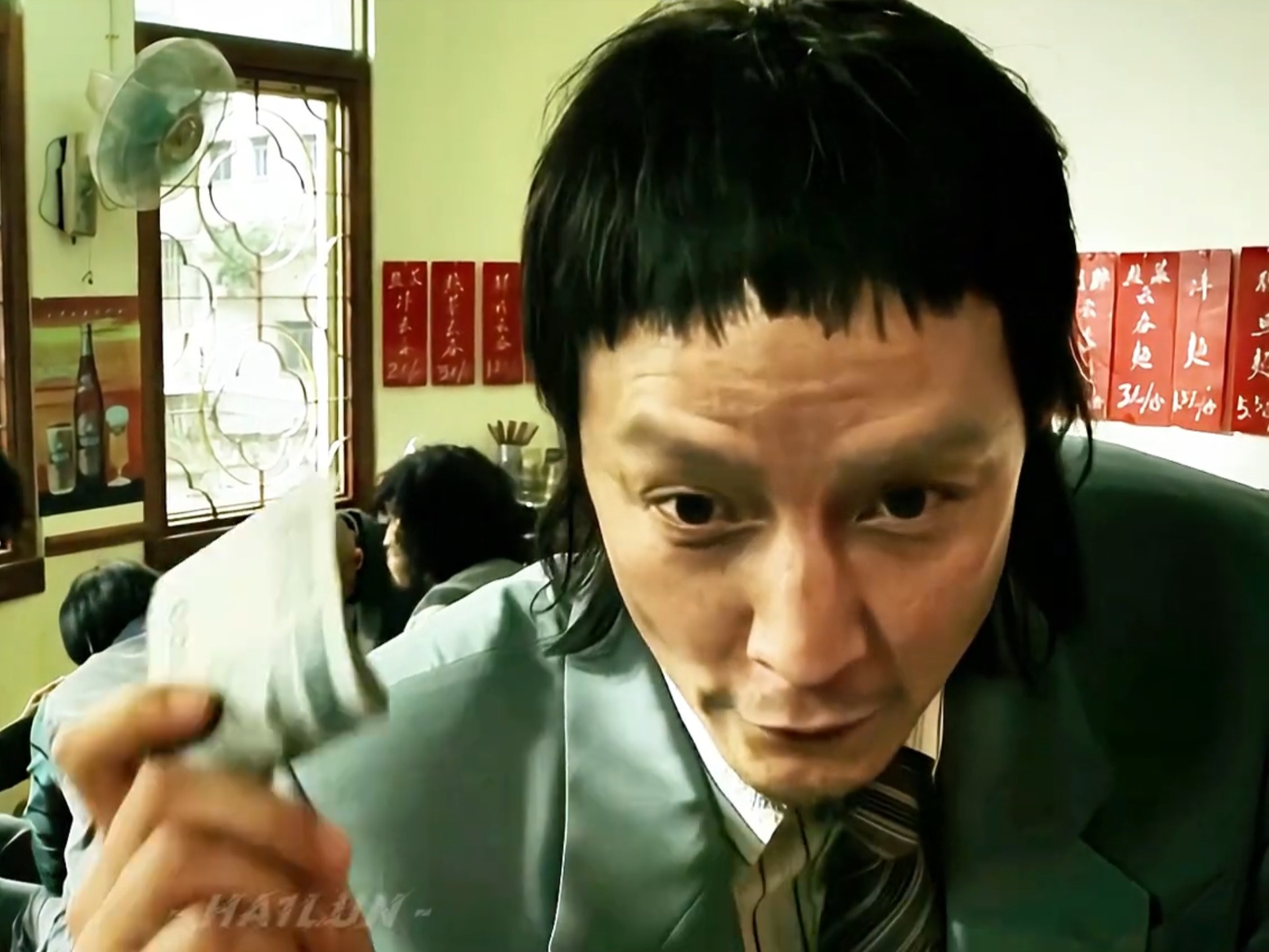“六碗面，两个粗，两个细，一个不要葱，一个煮硬点，要多久，我去对面银行取钱买单”