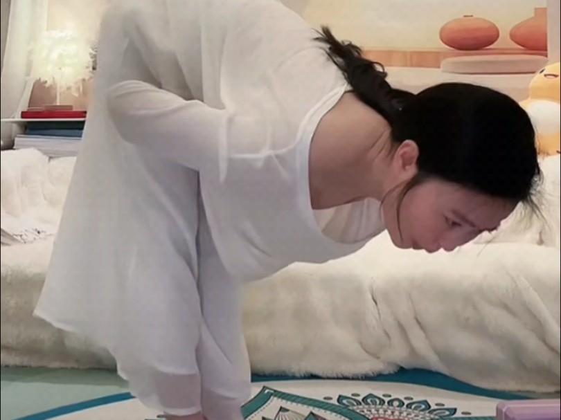 这瑜伽3千人，跟老师学了4遍