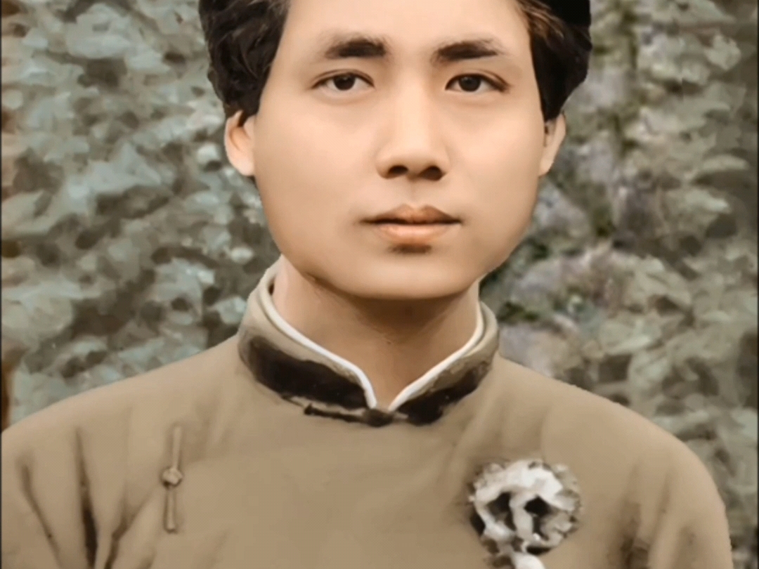 1924年在上海出任国民党侯补委员的毛泽东同志