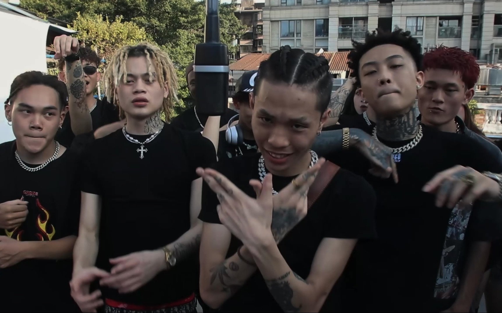 《有钱有权有势》 - YHL (PlayerJ&amp;阿牛&amp;步步高先生) [Official Music Video]
