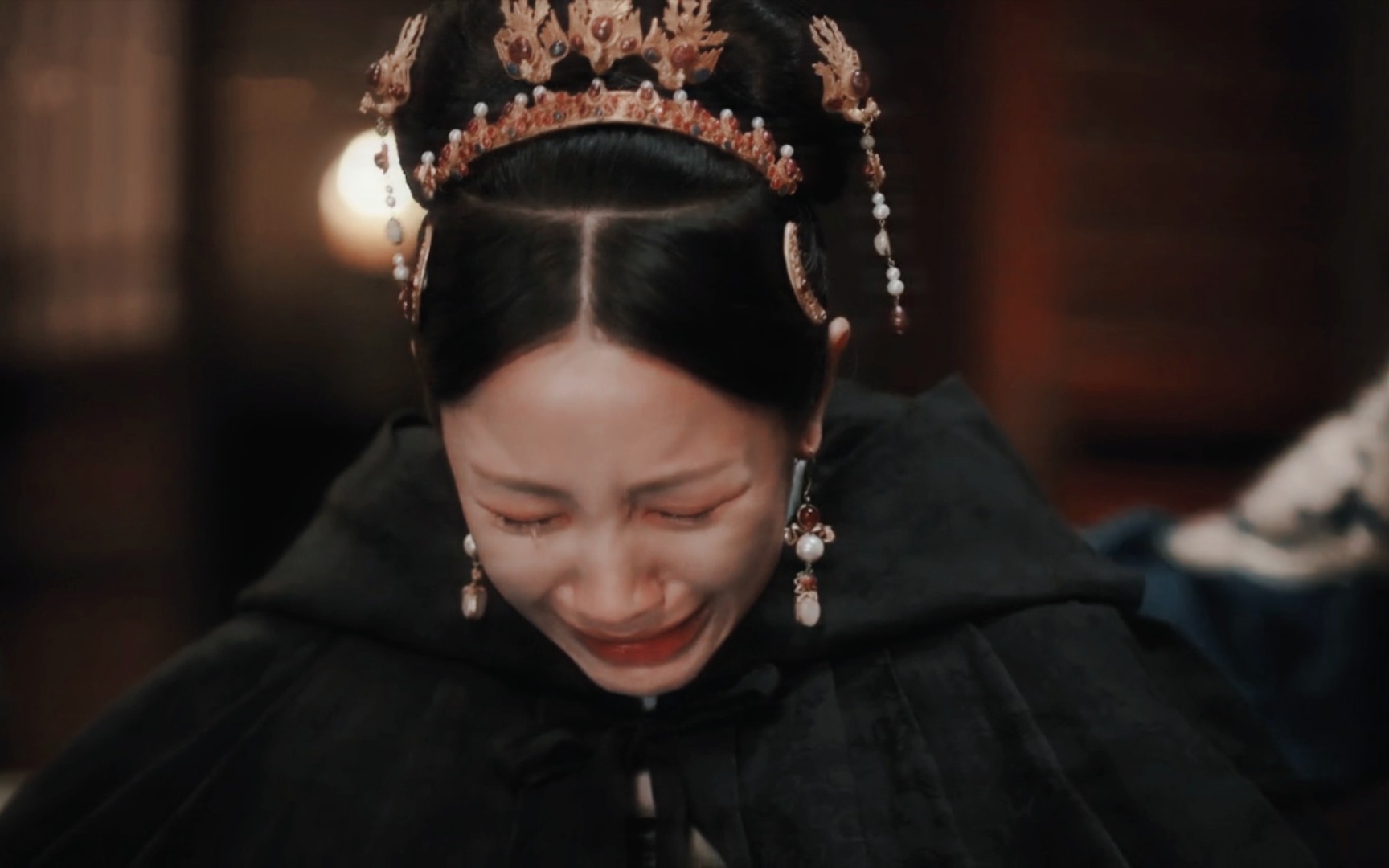 “她走之后，再没有人会叫你小疯子……”年下养成◎胡善祥x胡善围|张楠x张芷溪◎