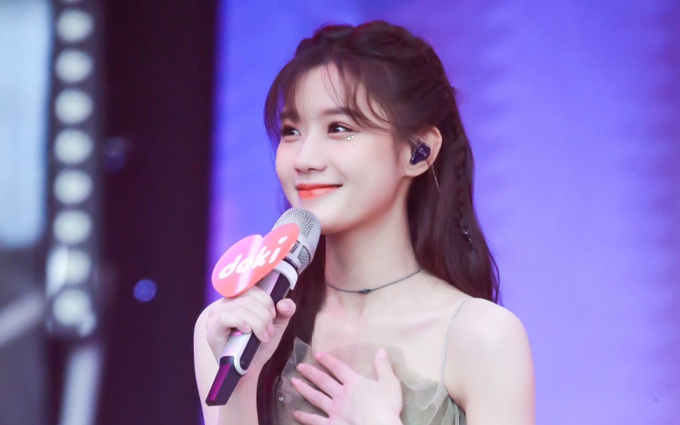 【陈意涵Estelle】2019腾讯视频星光大赏doki人气舞台《一点点》&amp;红毯cut