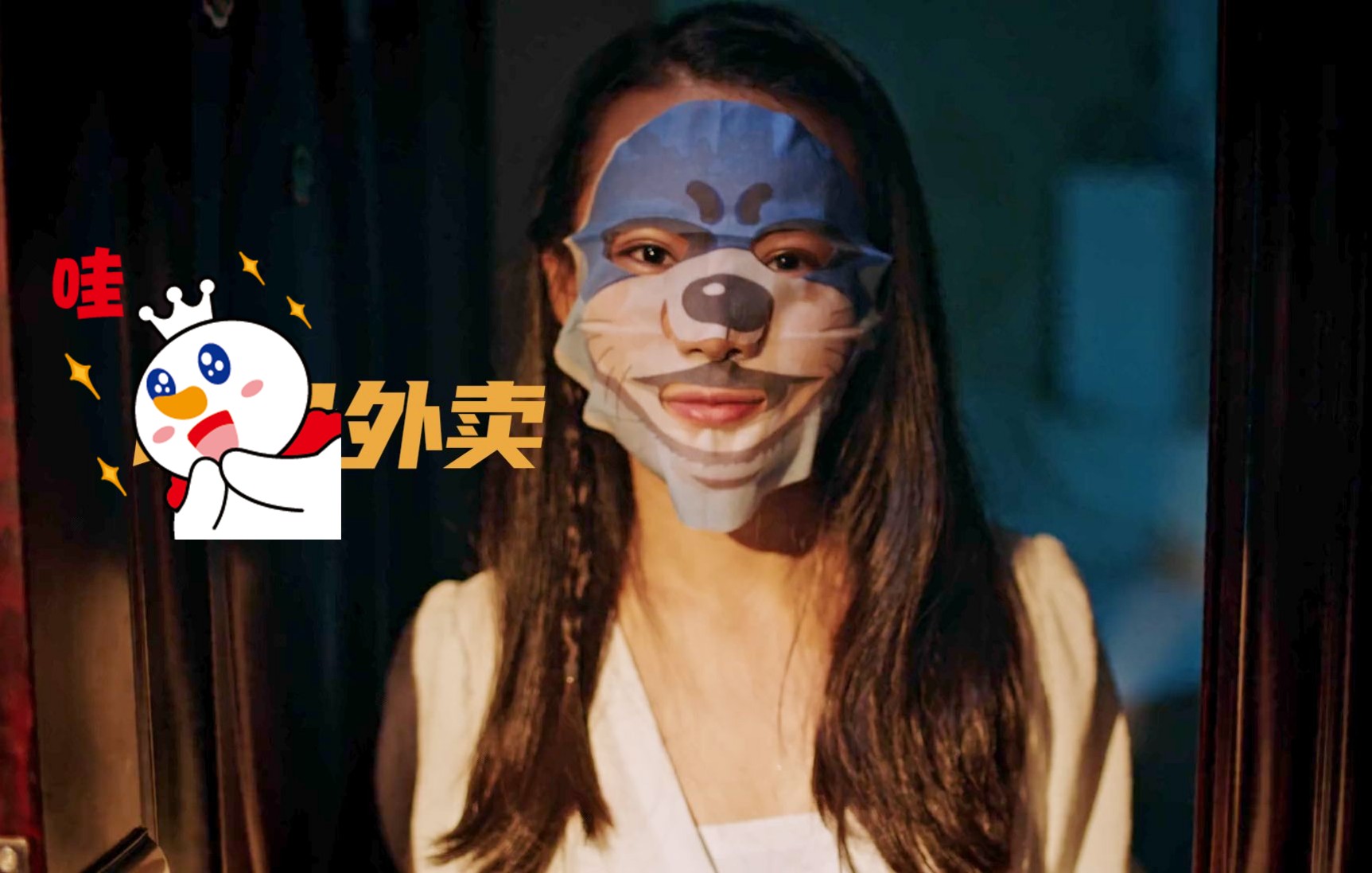 女孩总在半夜点外卖，带着动物面膜吓坏送餐员，悬疑剧痕迹