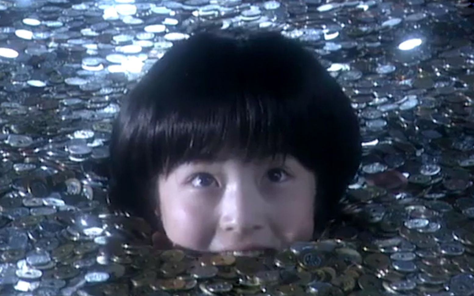 女儿买了个神奇存钱罐，一天夜里，自己竟变成了吃硬币的怪兽