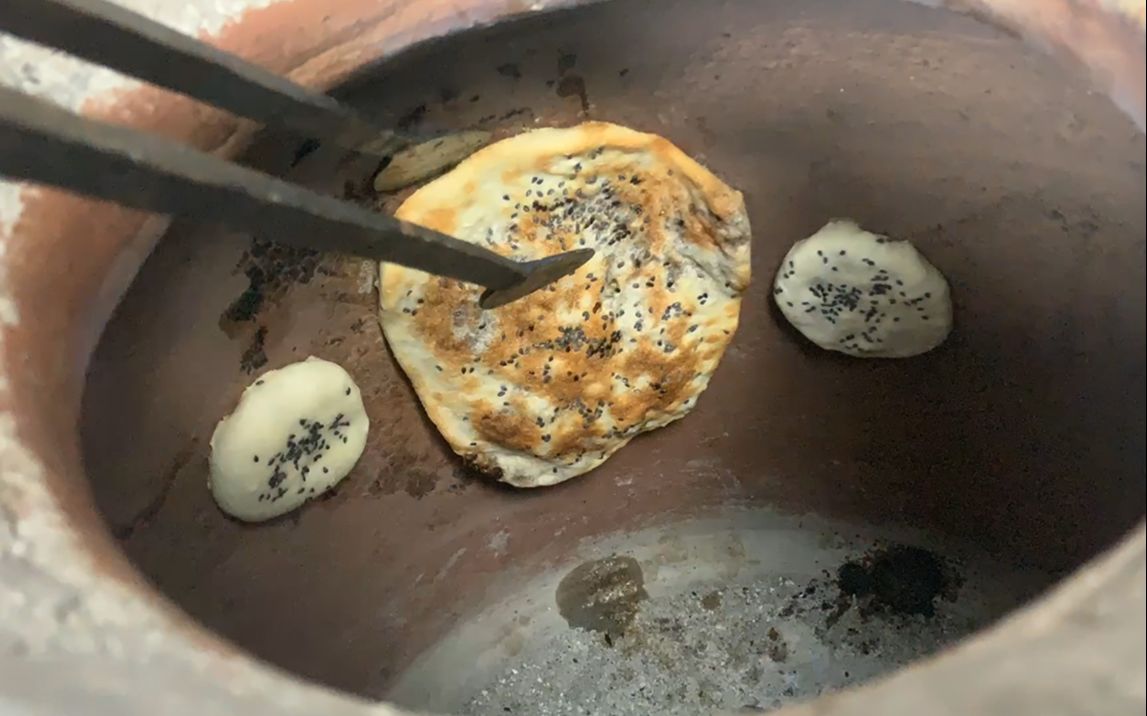 【梅干菜烧饼】买来300斤的炉子，还原街边梅干菜烧饼，是小时候的味道没错了